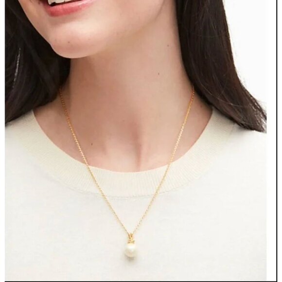 NWT Kate Spade Sailor's Knot Faux Pearl Pendant Gold Chain 17-20" Necklace $70 - Picture 2 of 8